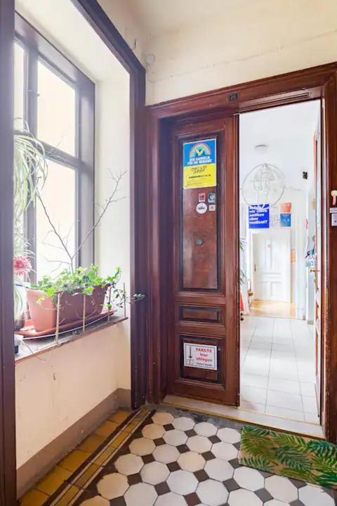 Fro-Media - Streetside Room 2 - Community Space Viena Exterior foto